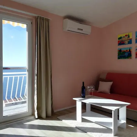 Your Place In Apartmán Primošten